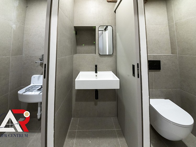 Prodej komerční nemovitosti 233 m² - foto 7