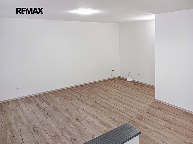 Prodej komerční nemovitosti 37 m² - foto 1