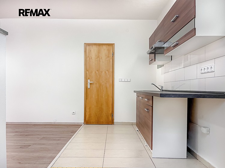 Prodej komerční nemovitosti 37 m² - foto 8