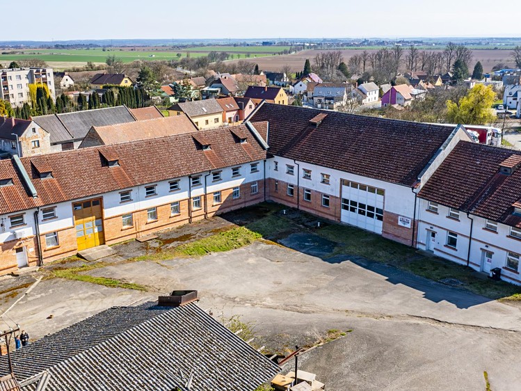 Prodej výrobní haly, prostoru 861 m² - foto 1