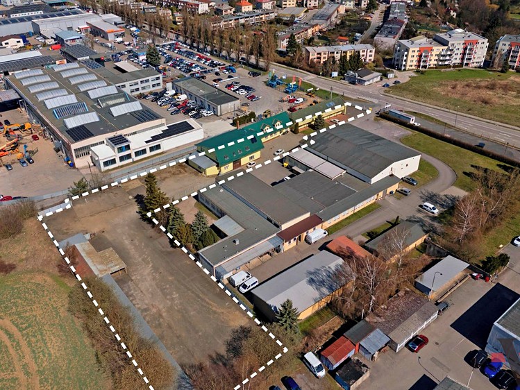 Prodej komerční nemovitosti 825 m² - foto 1