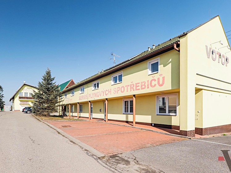 Prodej komerční nemovitosti 825 m² - foto 8