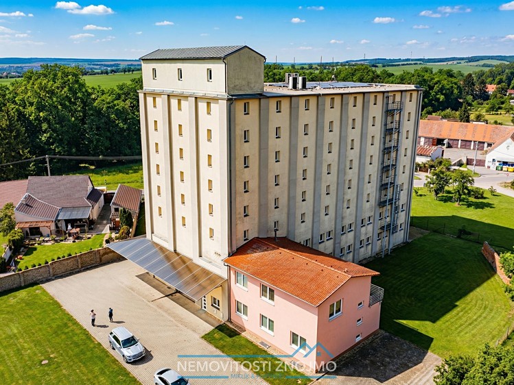 Prodej obchodního prostoru 3 355 m² - foto 1