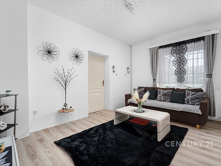 Prodej činžovního domu 300 m² - foto 1