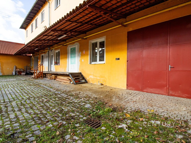 Prodej výrobní haly, prostoru 880 m² - foto 1