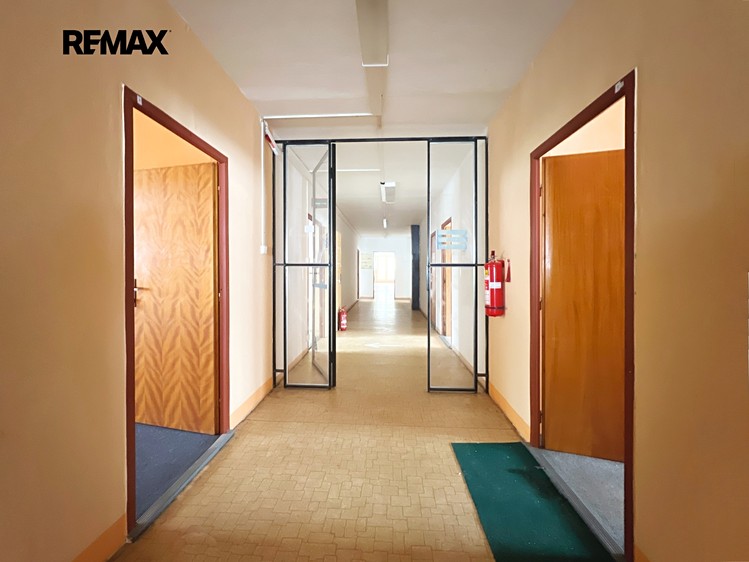 Prodej činžovního domu 1 800 m² - foto 6