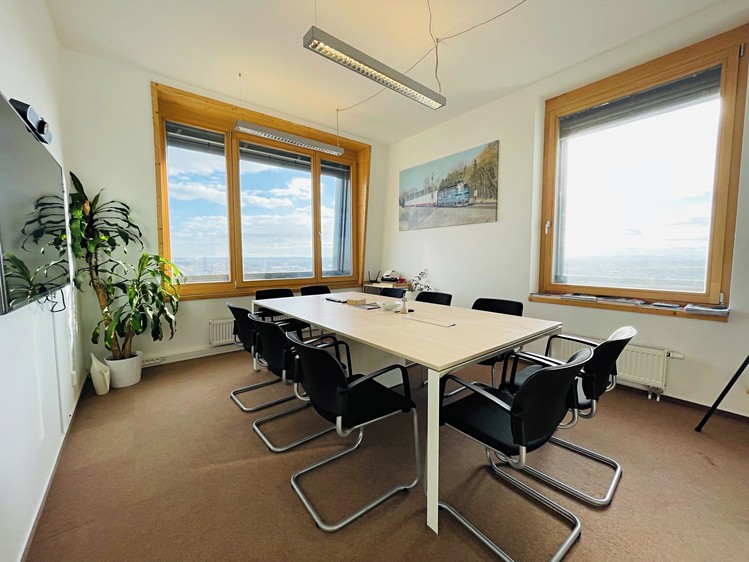 Prodej kanceláře 77 m² - foto 1