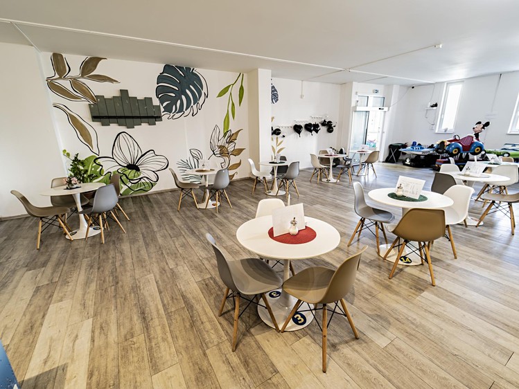 Prodej komerční nemovitosti 986 m² - foto 2