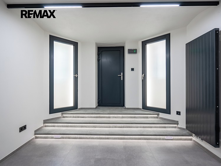 Prodej obchodního prostoru 87 m² - foto 3