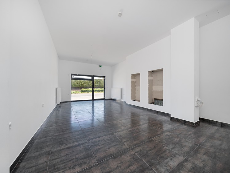 Prodej obchodního prostoru 73 m² - foto 1