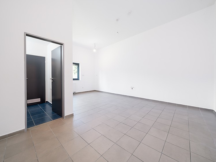Prodej obchodního prostoru 73 m² - foto 3