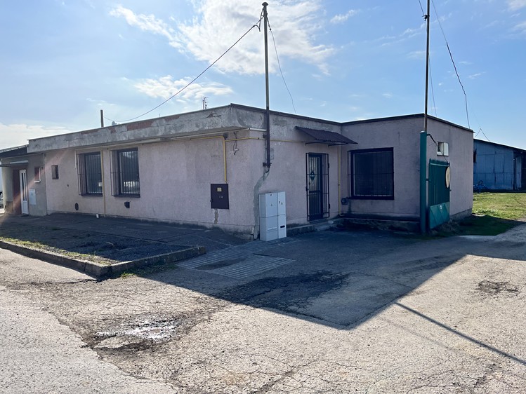 Prodej komerční nemovitosti 77 m² - foto 2