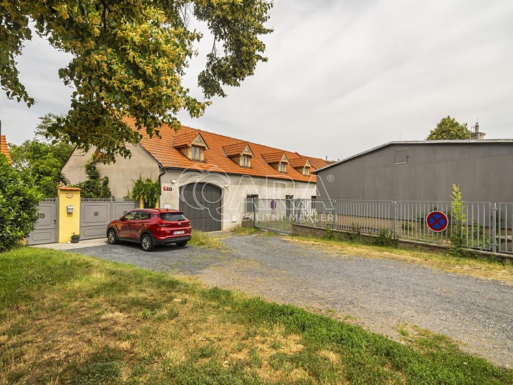 Prodej komerční nemovitosti 470 m² - foto 1