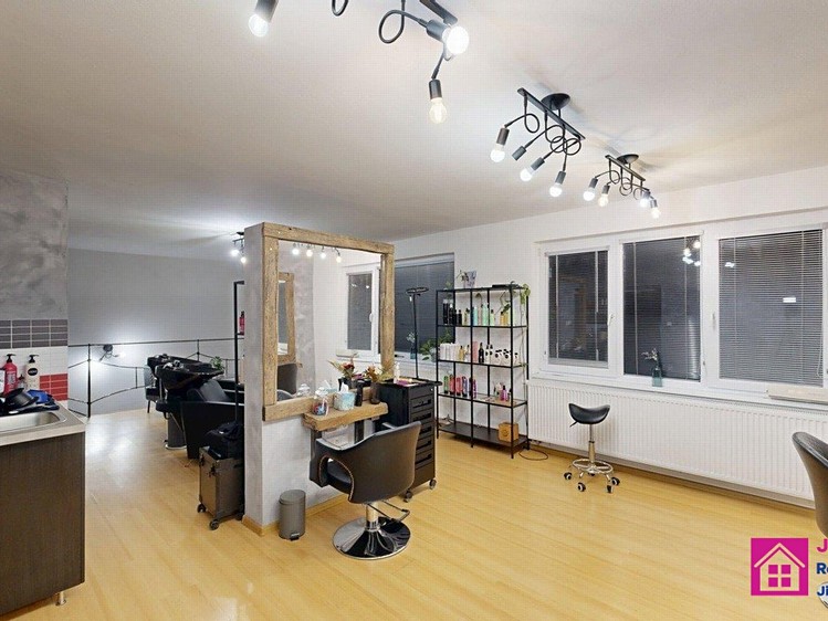 Pronájem obchodního prostoru 93 m² - foto 1