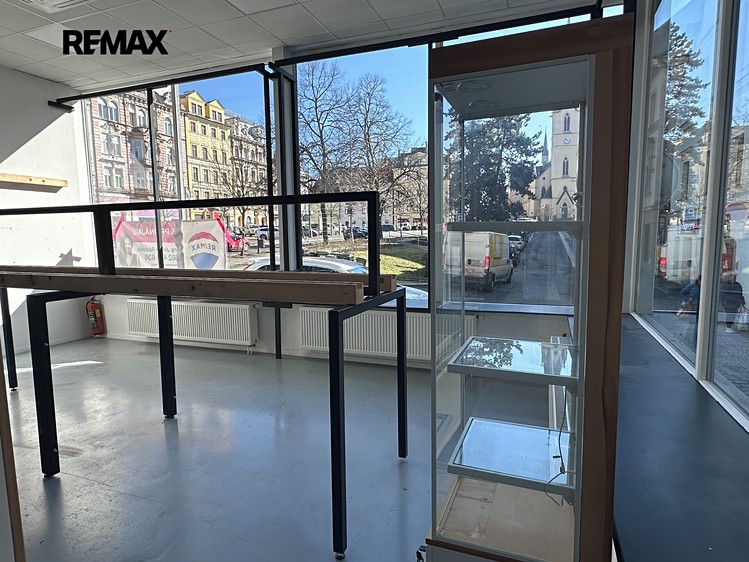 Pronájem obchodního prostoru 214 m² - foto 3