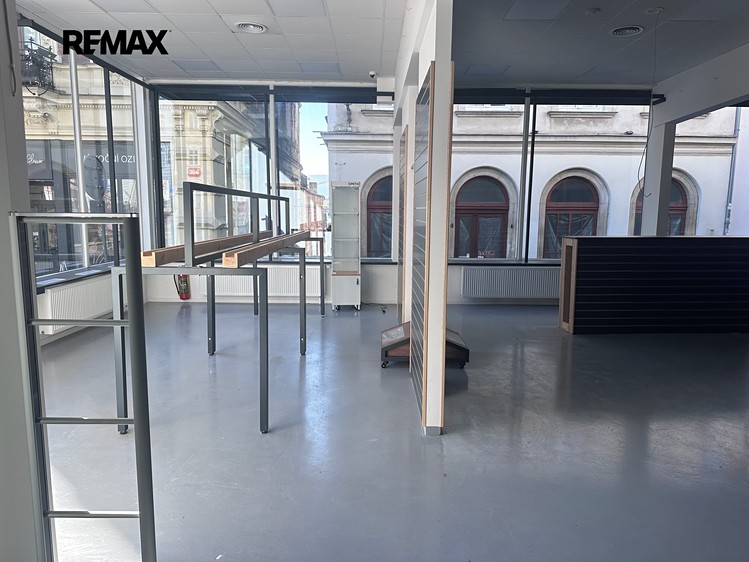 Pronájem obchodního prostoru 214 m² - foto 5