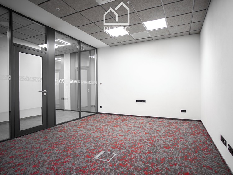 Pronájem kanceláře 127 m² - foto 4