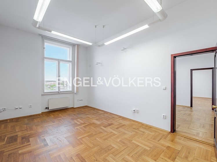 Pronájem kanceláře 155 m² - foto 4