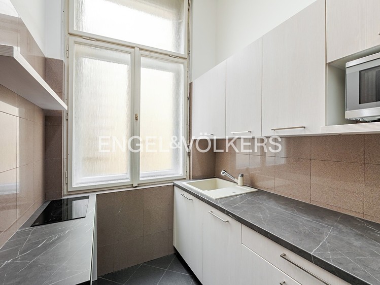 Pronájem kanceláře 155 m² - foto 5