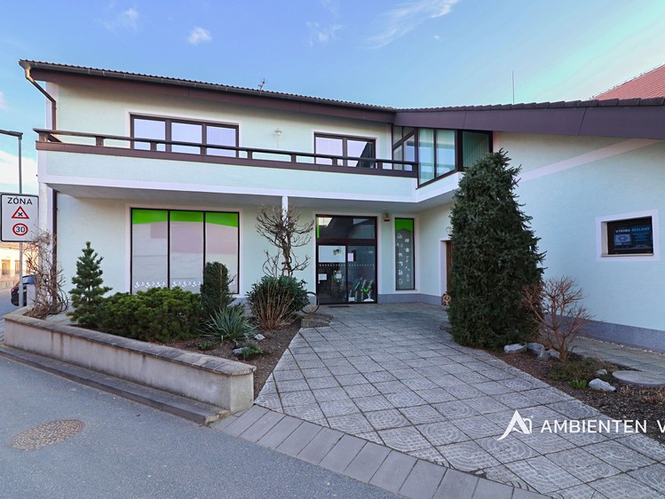 Pronájem obchodního prostoru 135 m² - foto 1