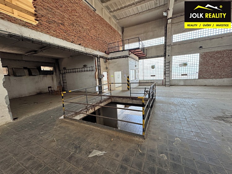 Pronájem skladového prostoru 800 m² - foto 3