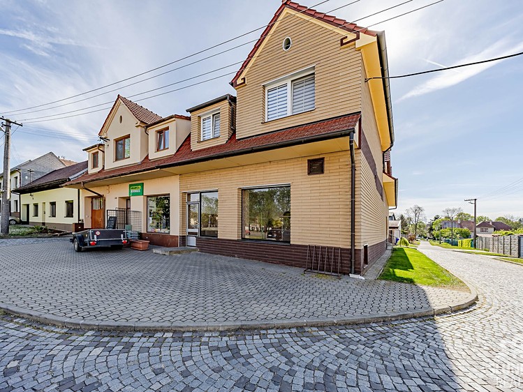 Pronájem obchodního prostoru 103 m² - foto 1