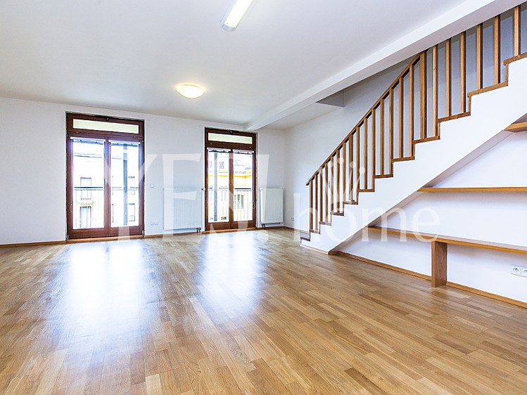Pronájem kanceláře 168 m² - foto 1