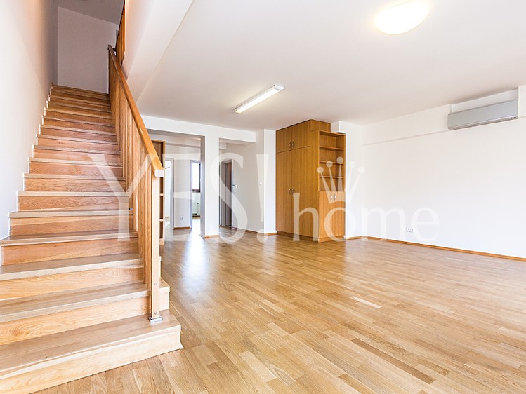 Pronájem kanceláře 168 m² - foto 2