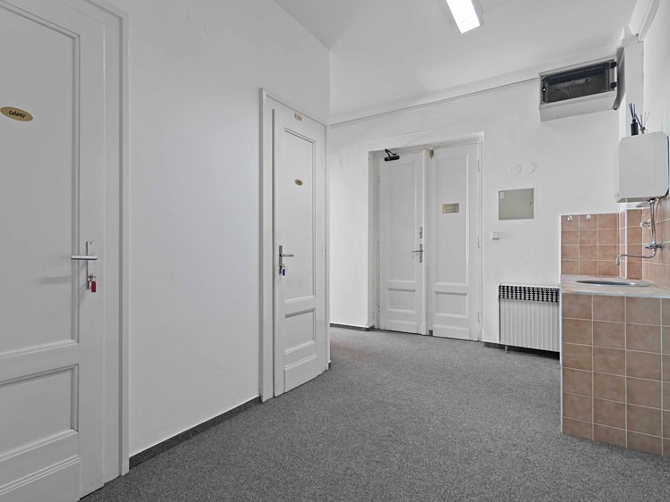 Pronájem kanceláře 26 m² - foto 4