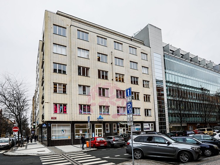 Pronájem kanceláře 70 m² - foto 4
