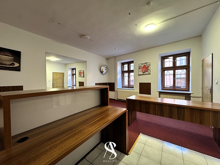 Pronájem obchodního prostoru 37 m² - foto 1
