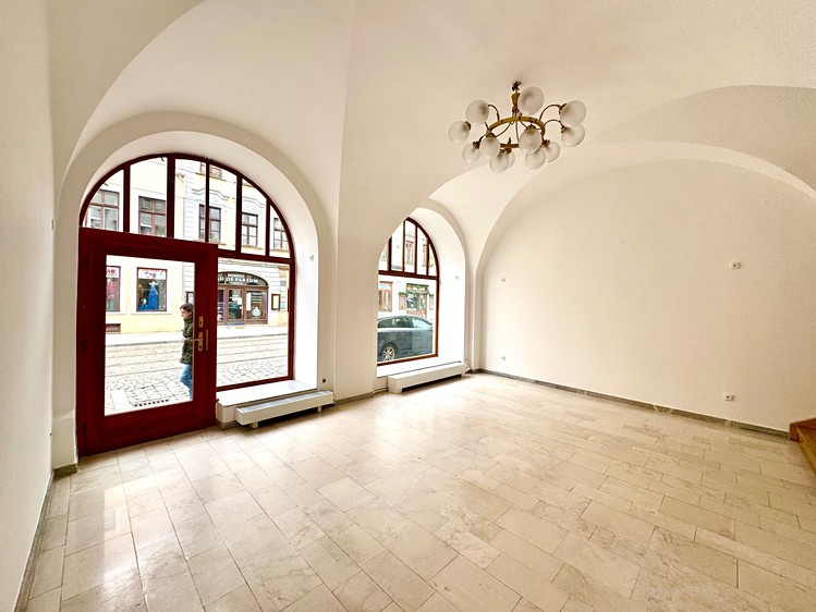 Pronájem obchodního prostoru 53 m² - foto 1