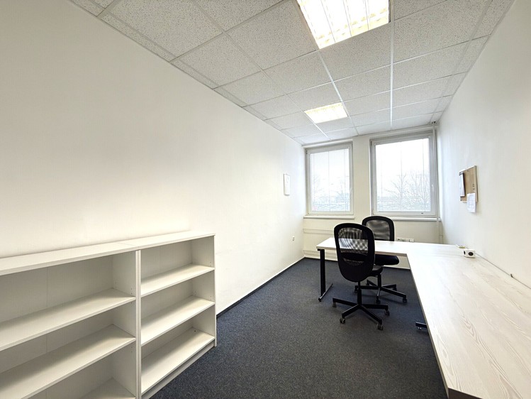 Pronájem kanceláře 15 m² - foto 1