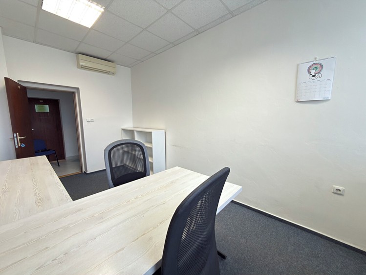 Pronájem kanceláře 15 m² - foto 2