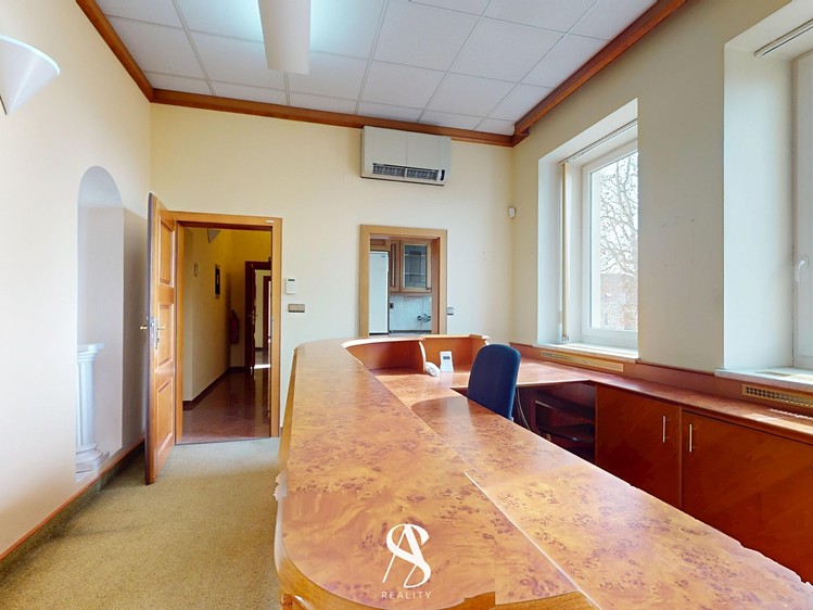 Pronájem kanceláře 233 m² - foto 3