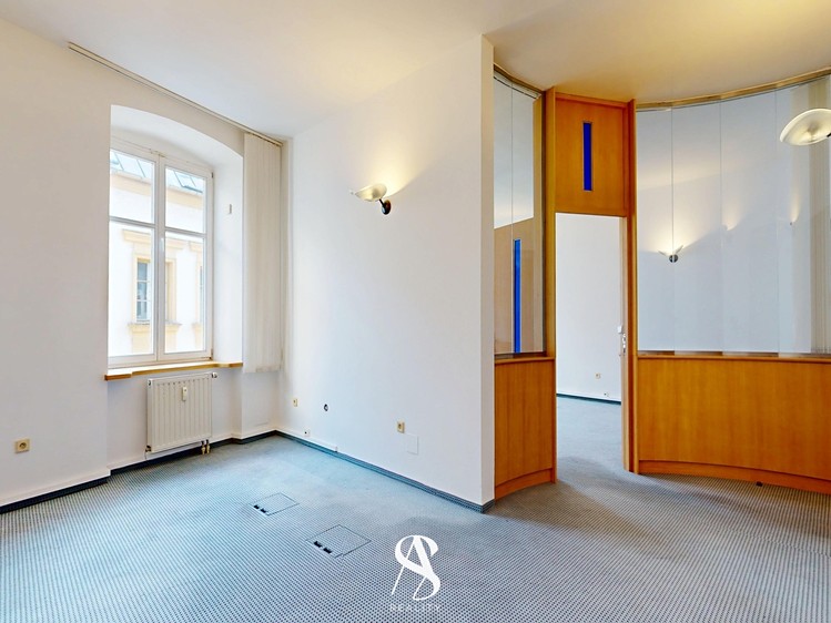 Pronájem kanceláře 90 m² - foto 2