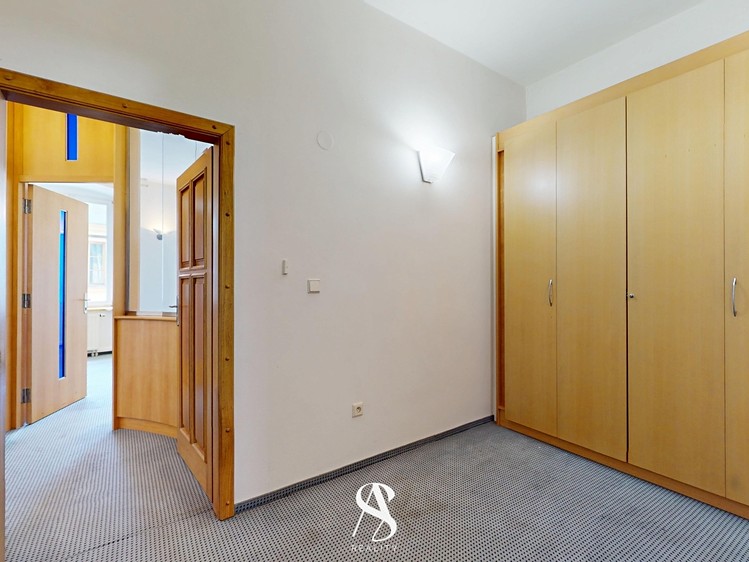 Pronájem kanceláře 90 m² - foto 3