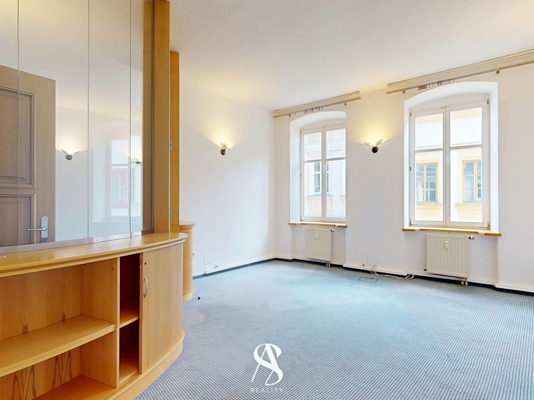 Pronájem kanceláře 90 m² - foto 1