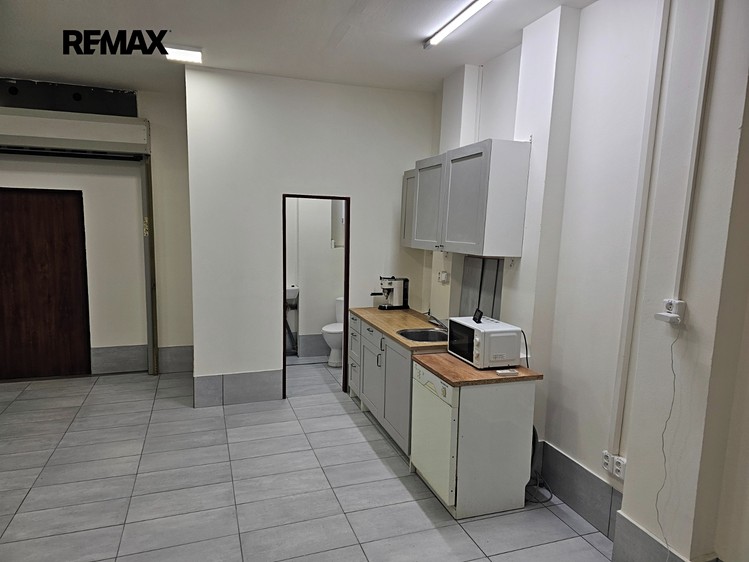 Pronájem obchodního prostoru 50 m² - foto 8