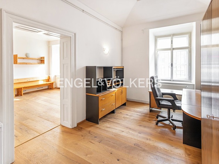 Pronájem kanceláře 46 m² - foto 1