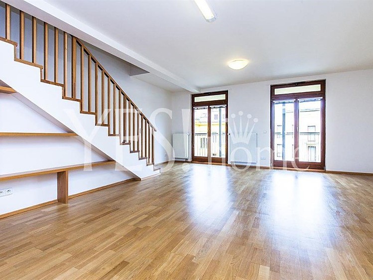 Pronájem kanceláře 168 m² - foto 1