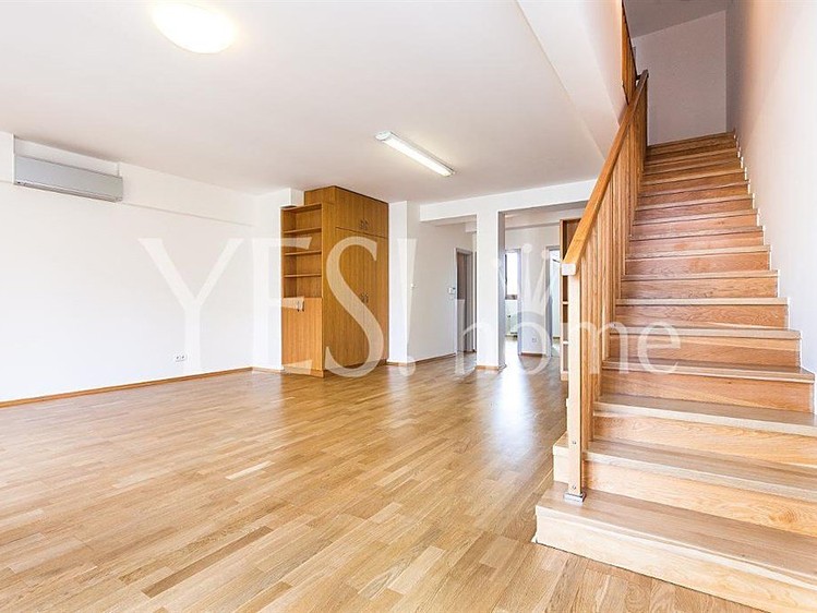 Pronájem kanceláře 168 m² - foto 2