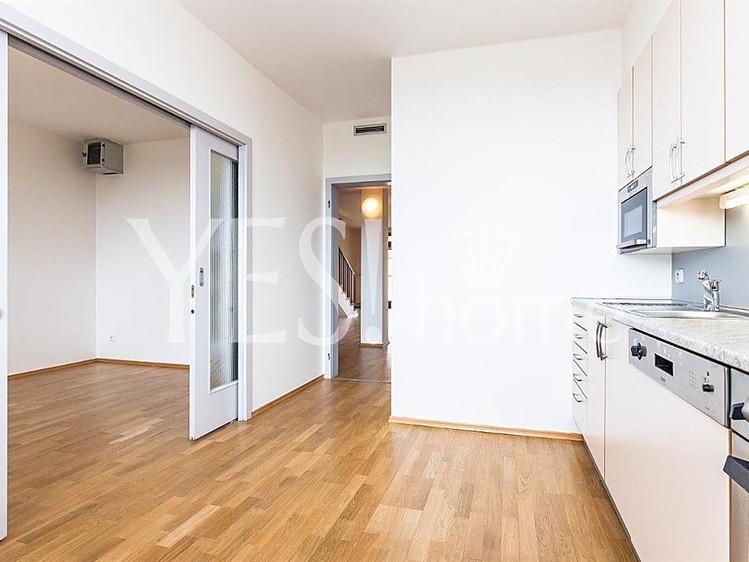 Pronájem kanceláře 168 m² - foto 5