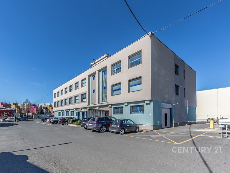 Pronájem kanceláře 87 m² - foto 2