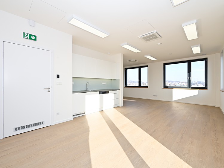 Pronájem kanceláře 50 m² - foto 5