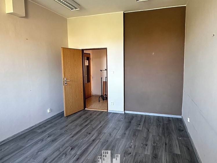 Pronájem kanceláře 18 m² - foto 3