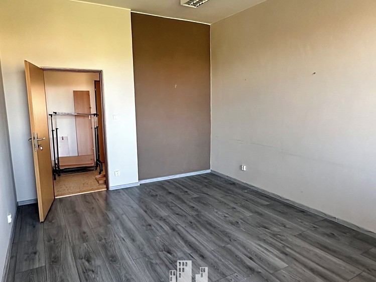 Pronájem kanceláře 18 m² - foto 4
