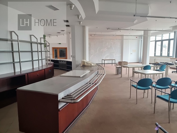 Pronájem kanceláře 100 m² - foto 5