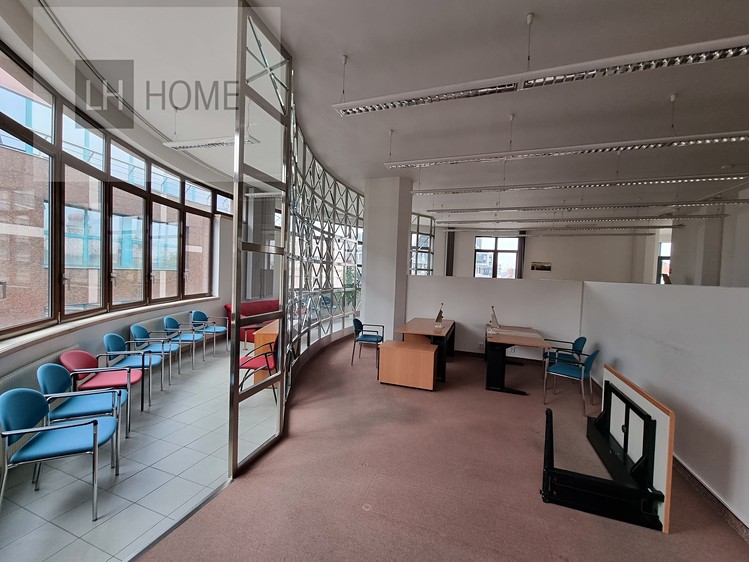 Pronájem kanceláře 100 m² - foto 8