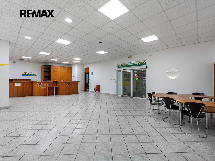 Pronájem obchodního prostoru 457 m² - foto 8
